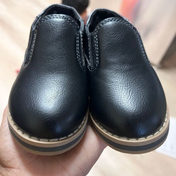 NWOT Cat & Jack Boys Black Faux Leather Dress Casual Slip On Shoes Sz 5 - Picture 3 of 7